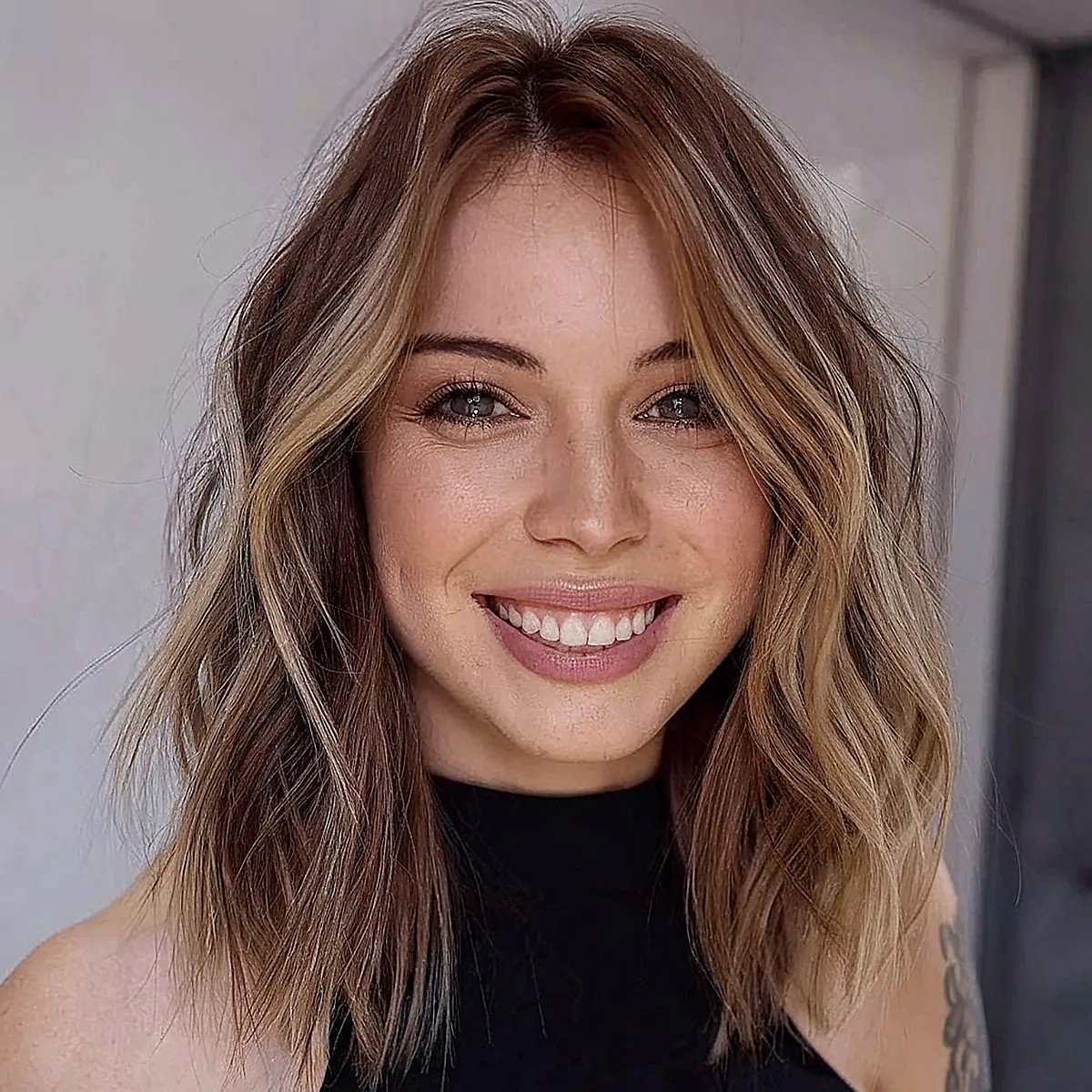 Choppy Collarbone Lob Cut