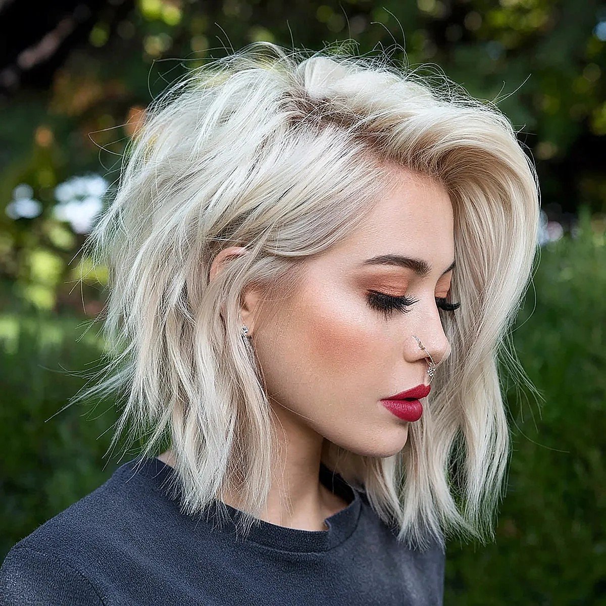 Choppy Icy White Deeply Side Parted Lob