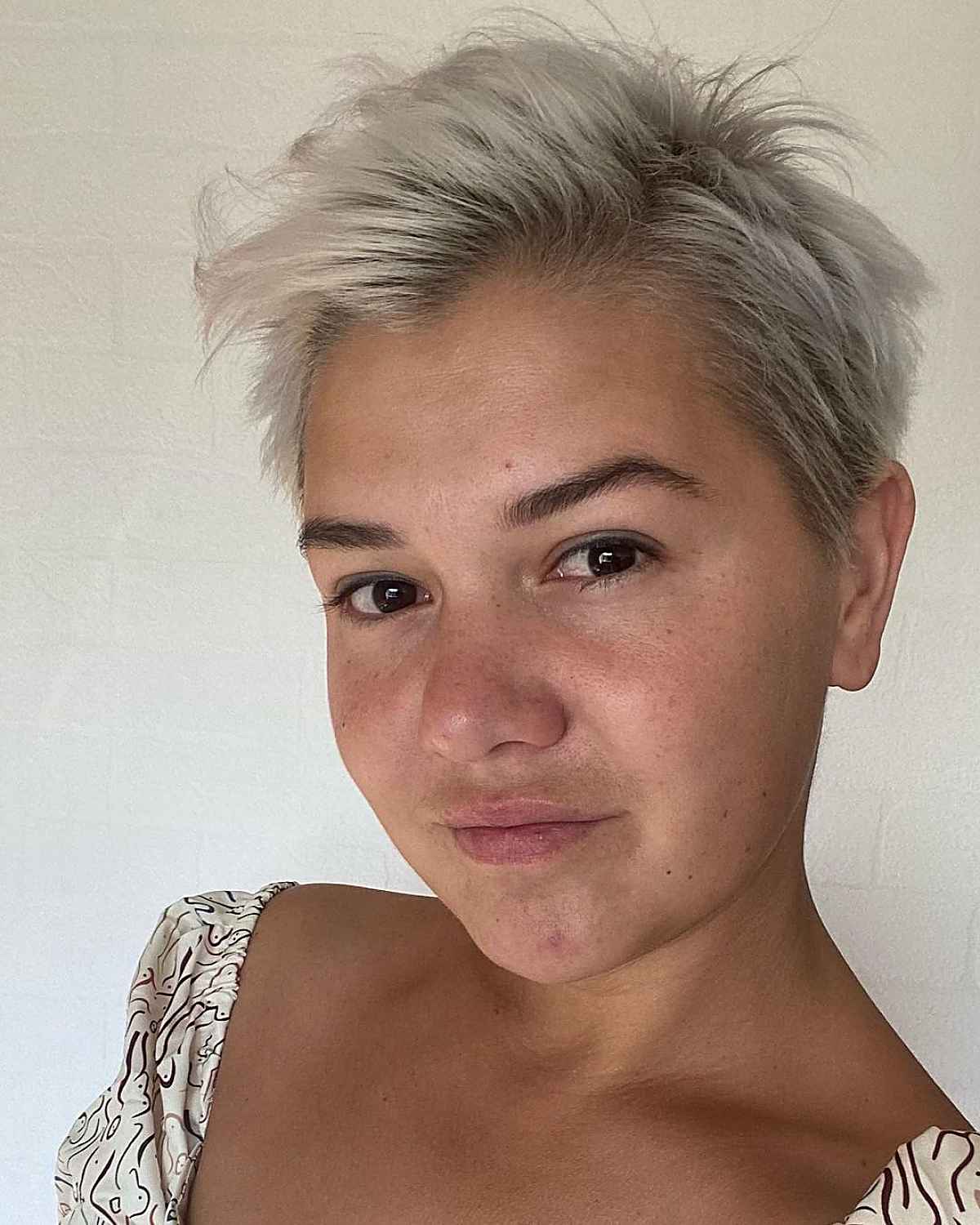 Short Messy Pixie Cut for Round Faces
