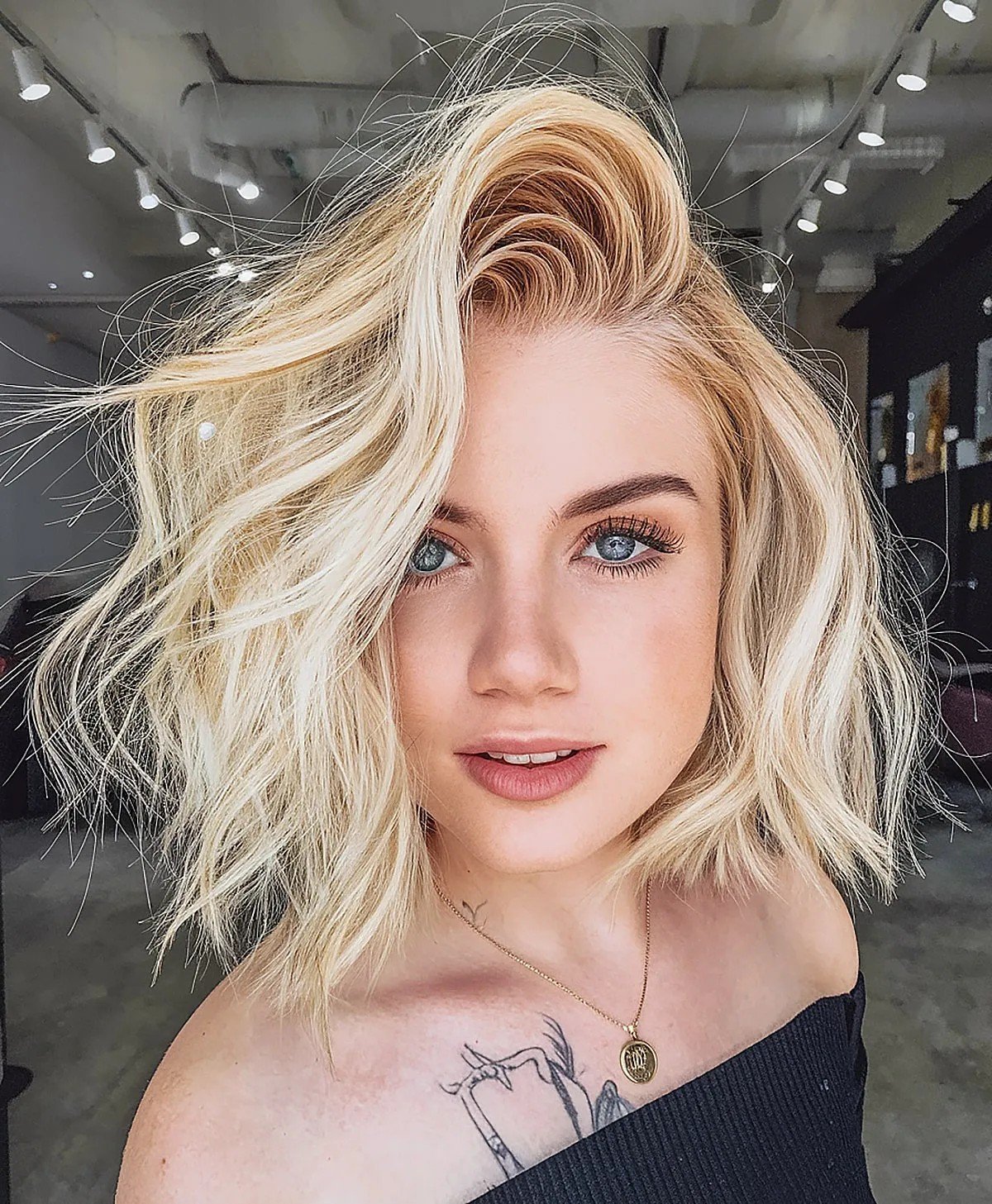 Short wavy choppy bob