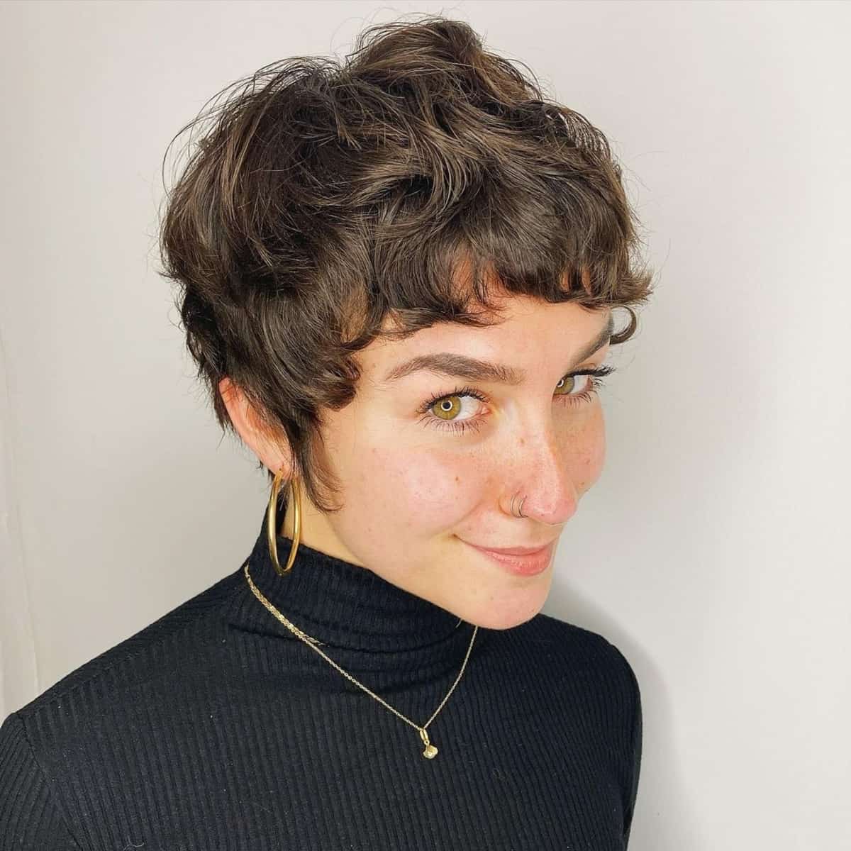 Wavy Pixie Hairstyle for Women with Wavy Hair
